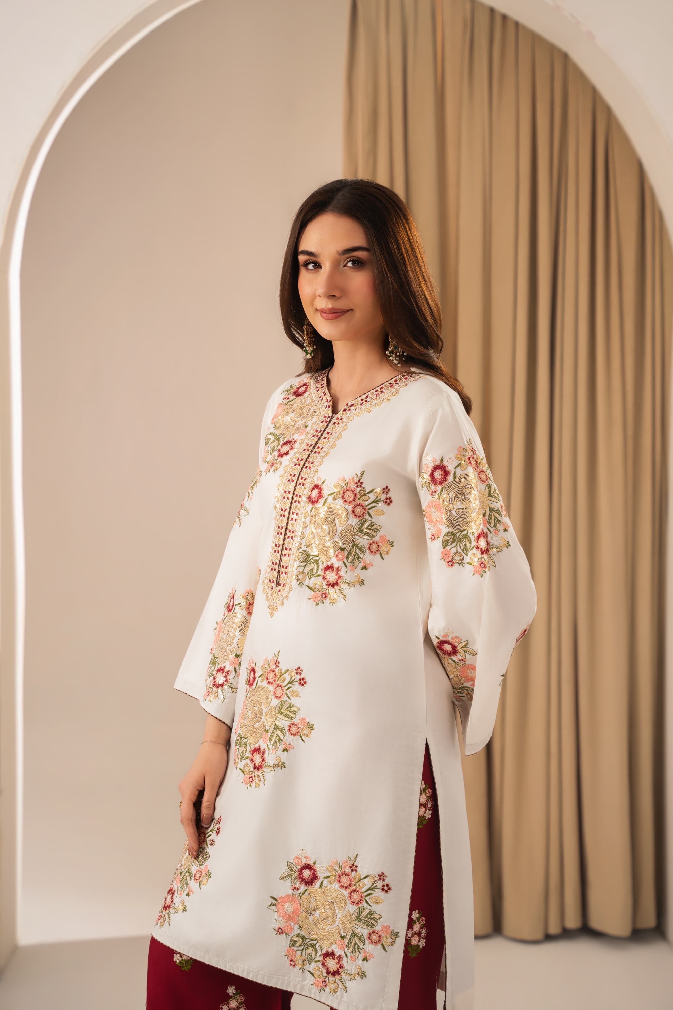 ALAYA Embroidered 2 pc