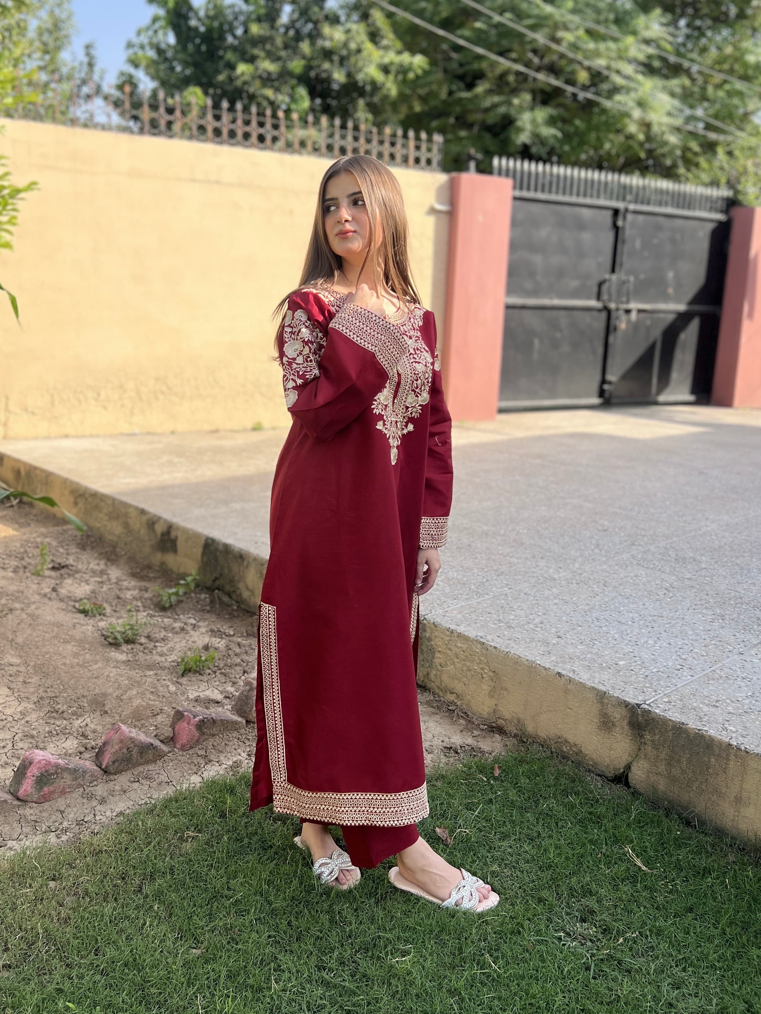 LAIBA Embroidered 2 pc Set