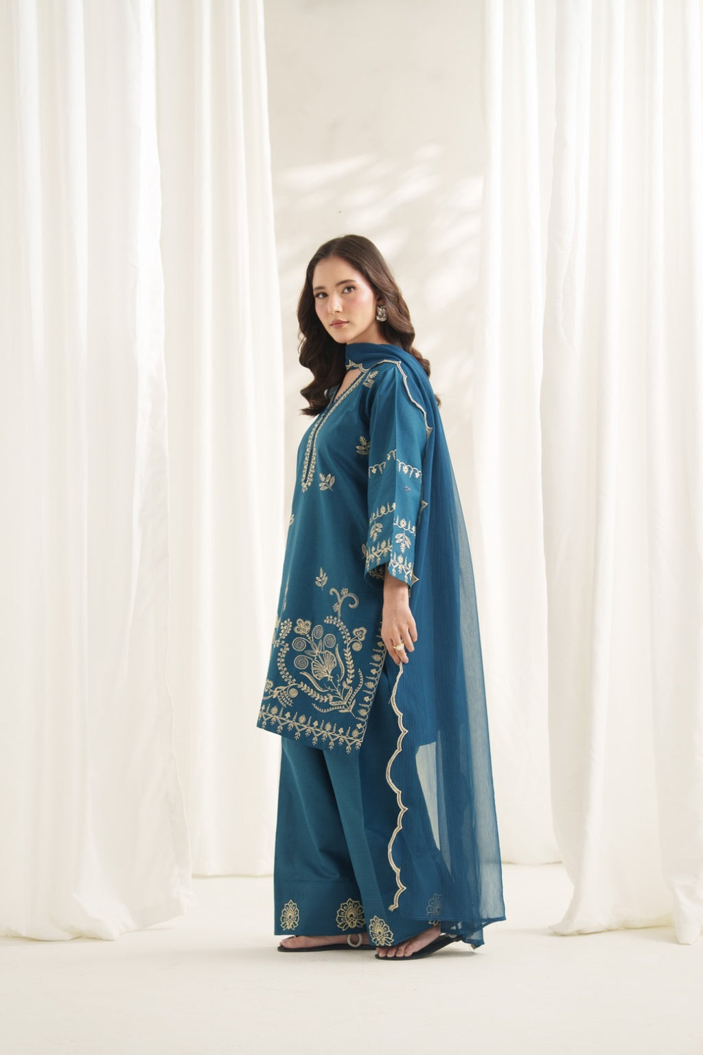 VICTORIA Embroidered 3 pc