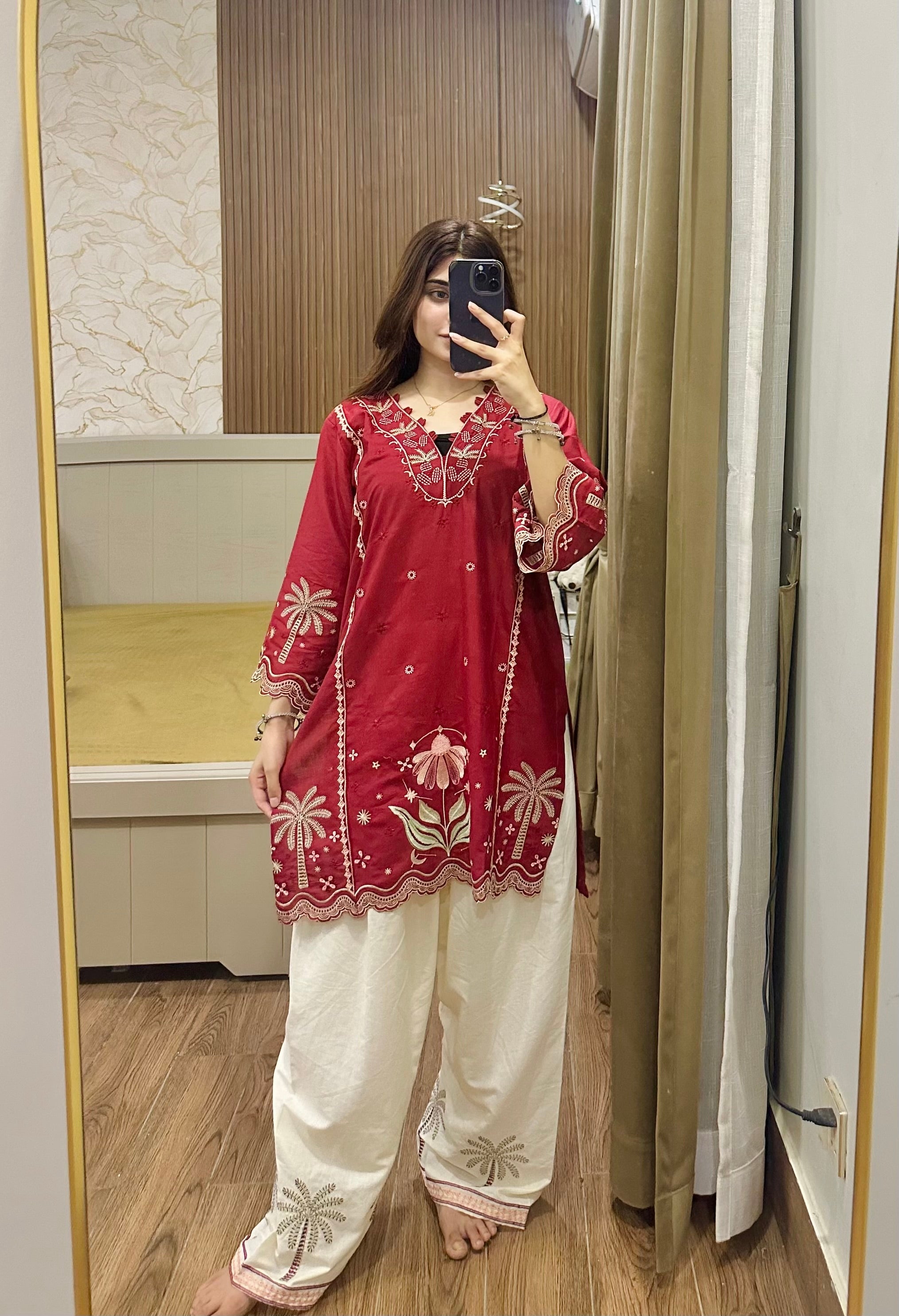 SABA Embroidered 2 pc