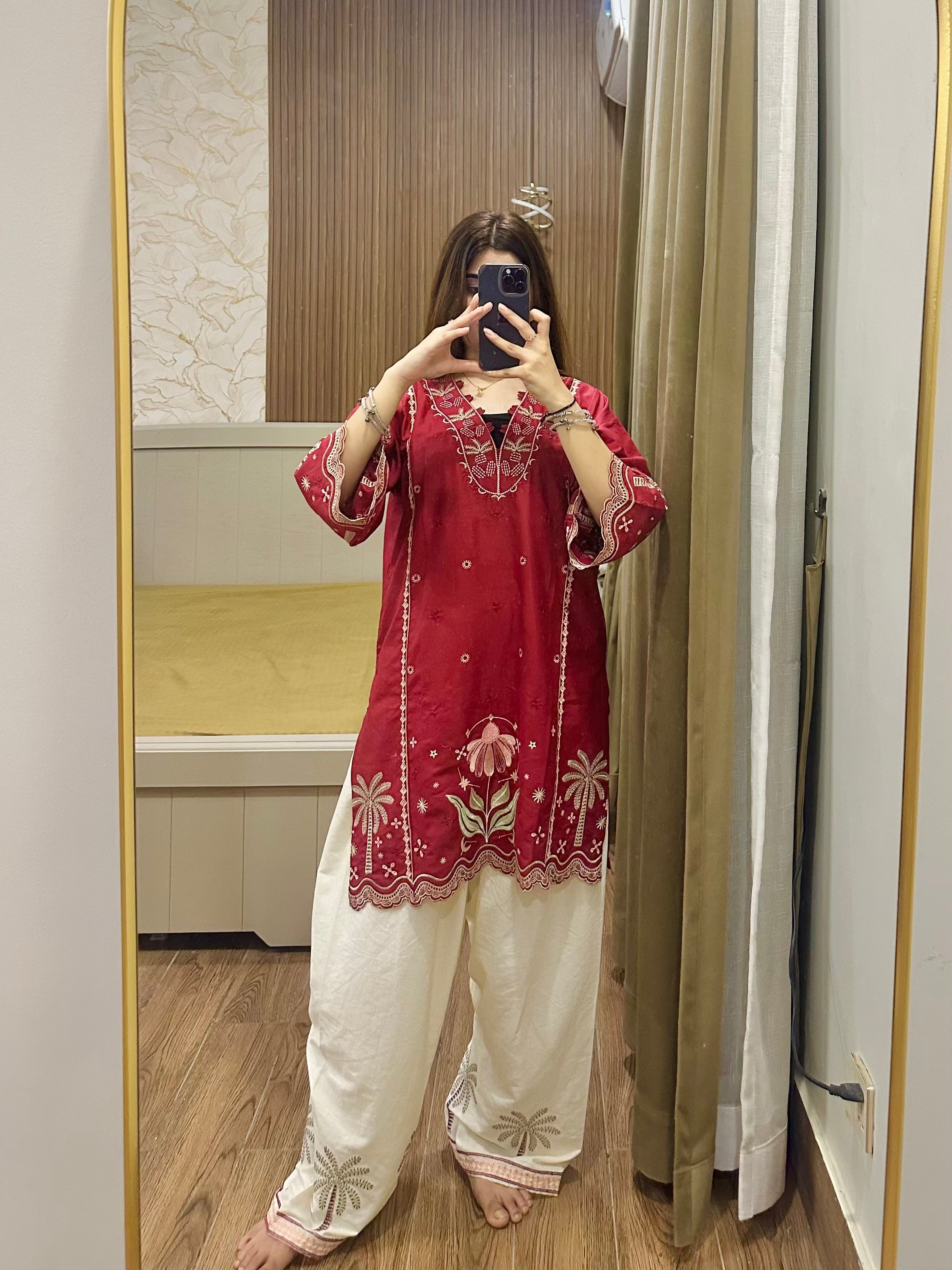 SABA Embroidered 2 pc