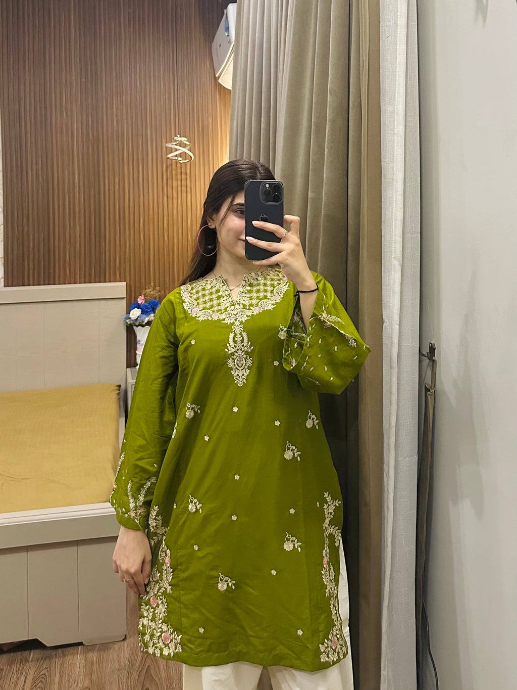 IZBA Embroidered 2 pc