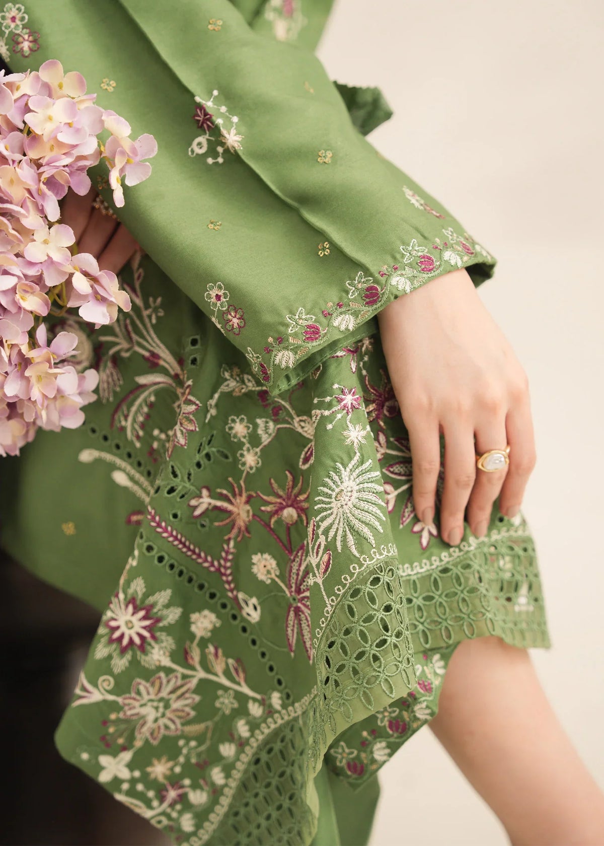 SEHNAI Embroidered 3 pc