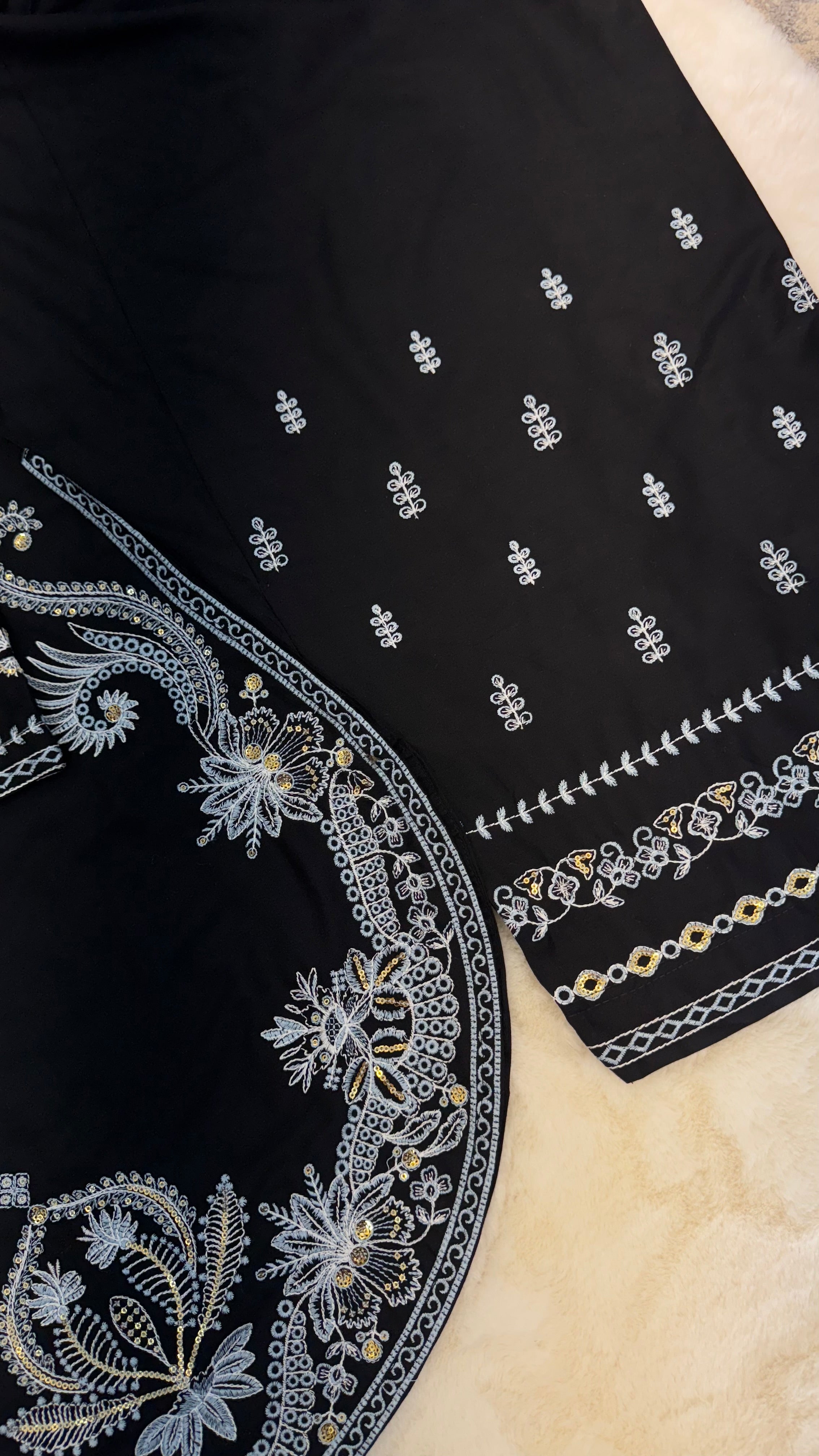 KUNAAR Embroidered 2pc